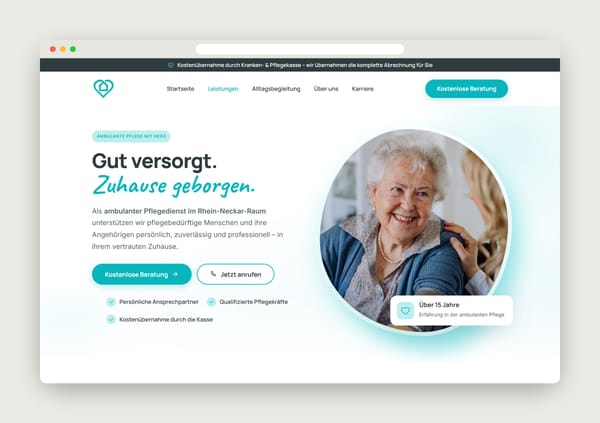 Startseite von APP Pflege mit Porträt einer lächelnden älteren Frau im Browserfenster